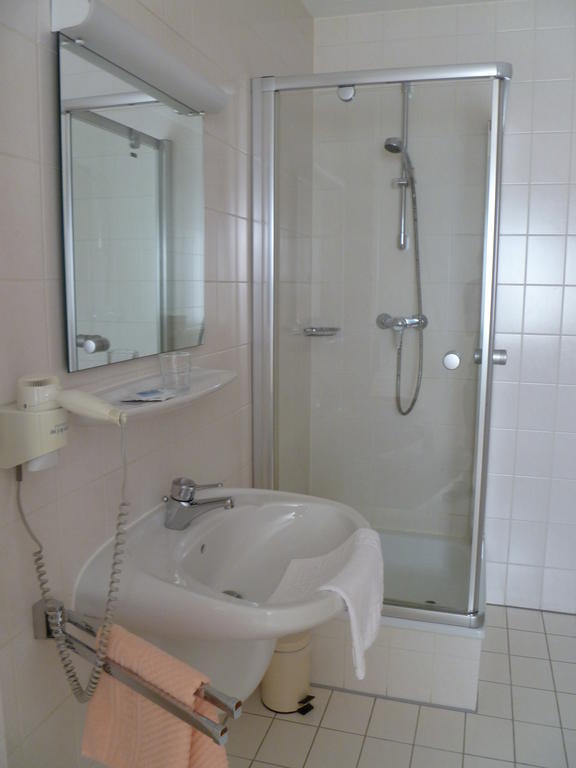 Gasthaus Zum Specht ヘースバッハ 部屋 写真