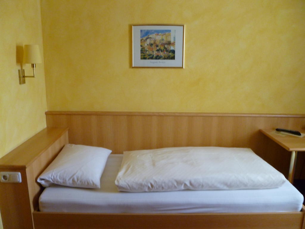 Gasthaus Zum Specht ヘースバッハ 部屋 写真